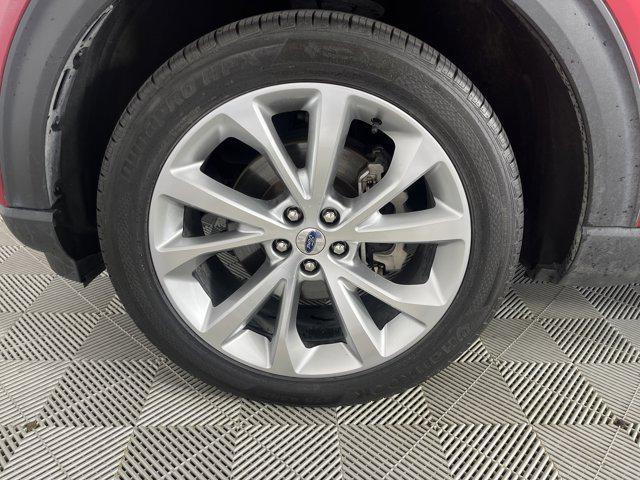 Photo of 2022 Rapid Red Metallic Tinted Clearcoat Ford Explorer
