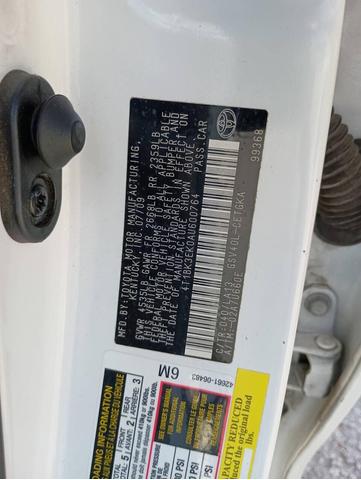 Photo of 2010 Super White Toyota Camry