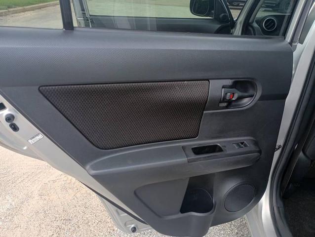 Photo of 2010 Classic Silver Metallic Scion xB
