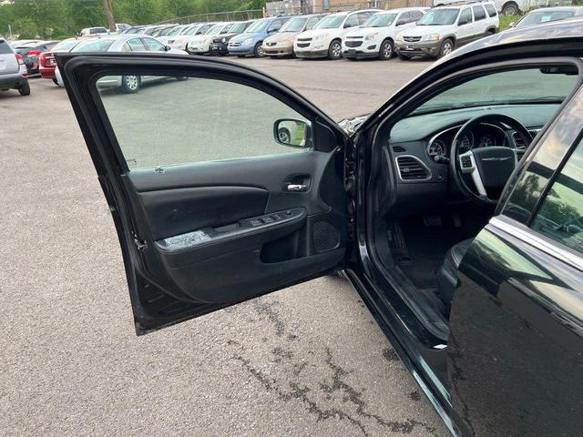 Photo of 2012 Black Chrysler 200