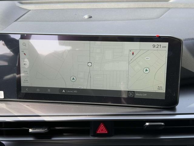 Photo of 2025 Glacial White Pearl Kia Sorento