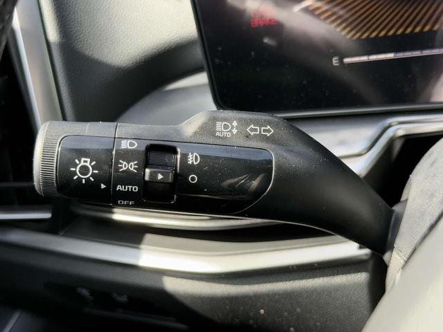 Photo of 2025 Glacial White Pearl Kia Sorento