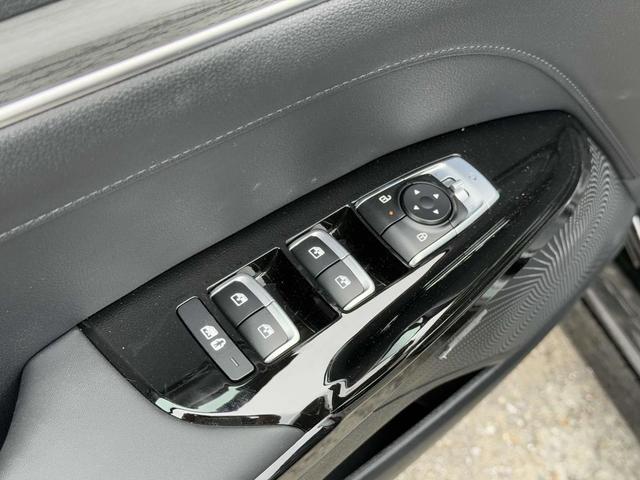Photo of 2025 Aurora Black Pearl Kia K5