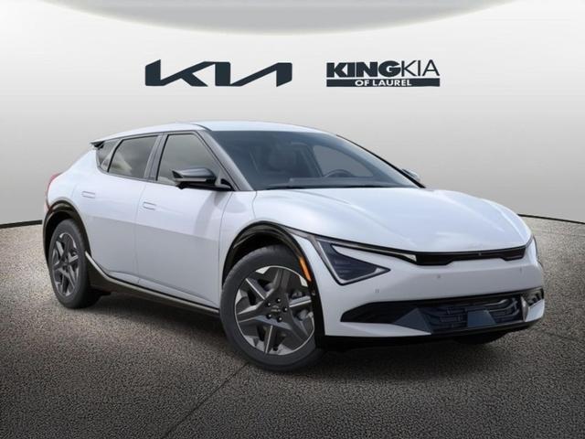 Photo of 2025 Glacier White Pearl Kia EV6