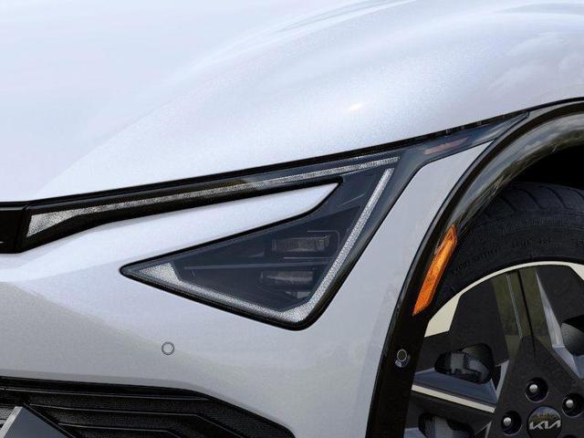Photo of 2025 Glacier White Pearl Kia EV6
