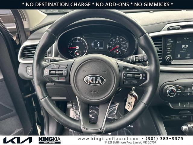 Photo of 2018 Ebony Black Kia Sorento