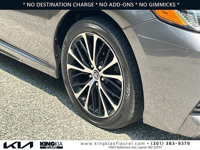 Photo of 2018 Predawn Gray Mica Toyota Camry