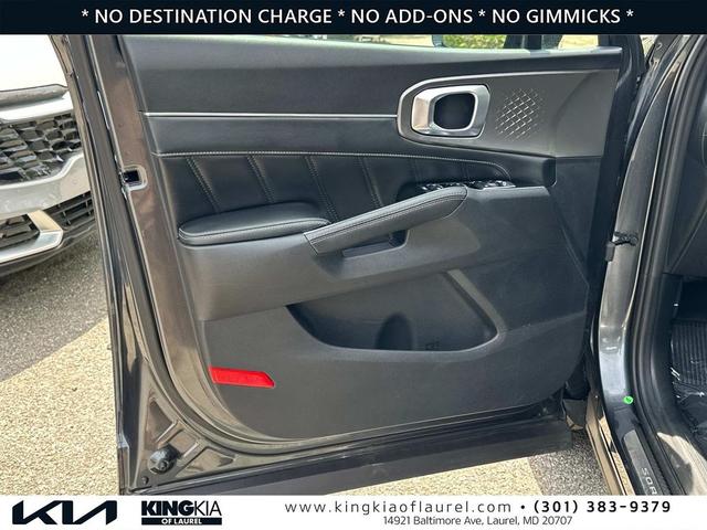 Photo of 2022 Gravity Grey Kia Sorento