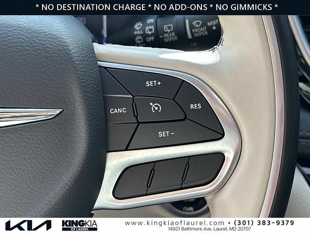 Photo of 2020 Granite Crystal Metallic Clearcoat Chrysler Pacifica