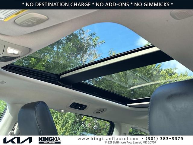 Photo of 2020 Granite Crystal Metallic Clearcoat Chrysler Pacifica