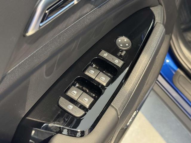 Photo of 2025 Sapphire Blue Kia Sportage