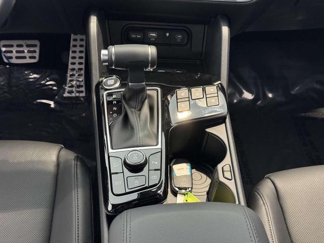 Photo of 2025 Sapphire Blue Kia Sportage