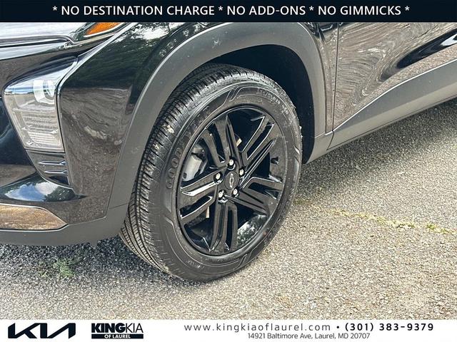 Photo of 2024 Mosaic Black Metallic Chevrolet Trax