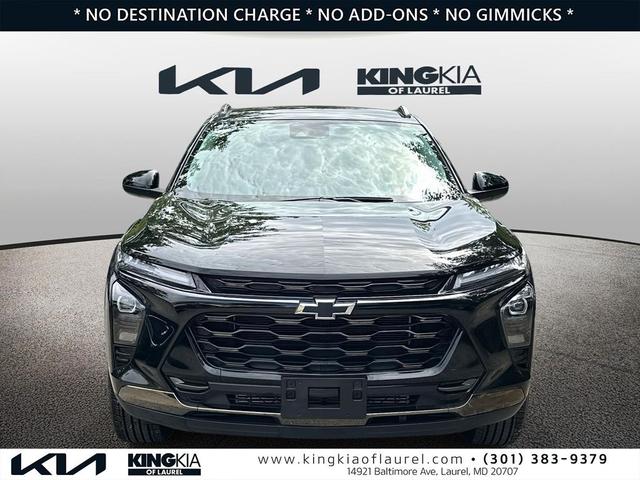 Photo of 2024 Mosaic Black Metallic Chevrolet Trax