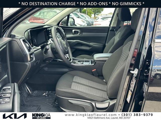 Photo of 2023 Ebony Black Kia Sorento
