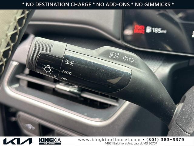 Photo of 2025 Aurora Black Pearl Kia K4