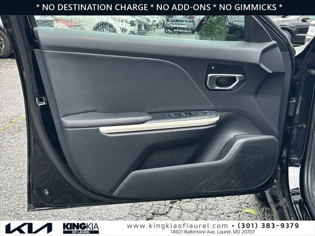 Photo of 2025 Aurora Black Pearl Kia K4