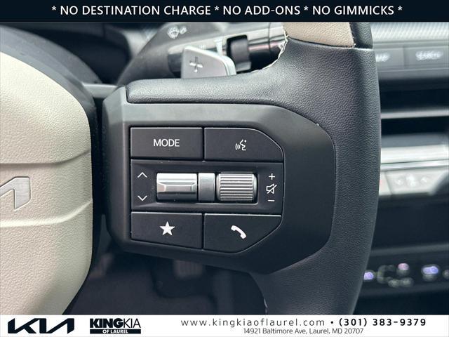 Photo of 2025 Aurora Black Pearl Kia K4