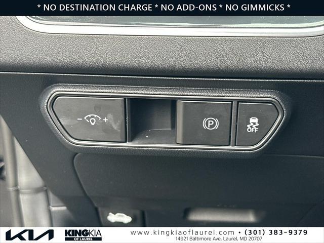 Photo of 2025 Aurora Black Pearl Kia K4