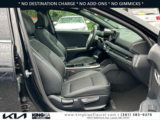 Photo of 2025 Aurora Black Pearl Kia K4