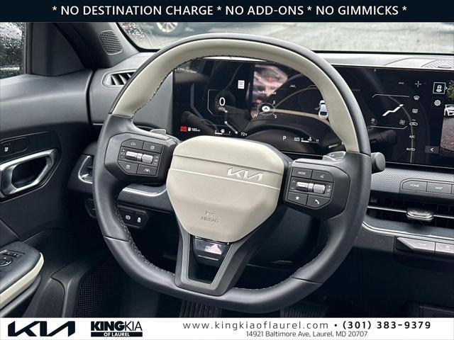 Photo of 2025 Aurora Black Pearl Kia K4