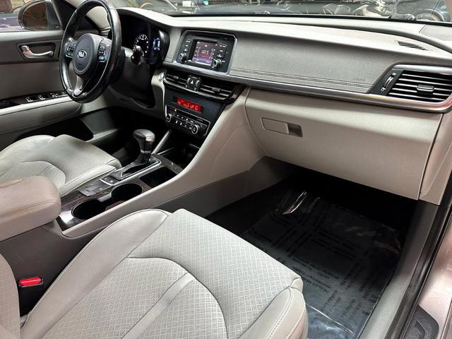 Photo of 2016 Gray Kia Optima