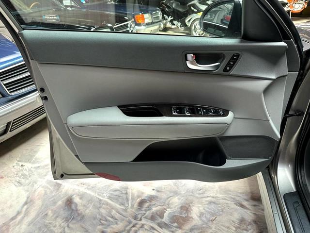Photo of 2016 Gray Kia Optima