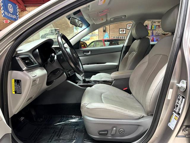 Photo of 2016 Gray Kia Optima