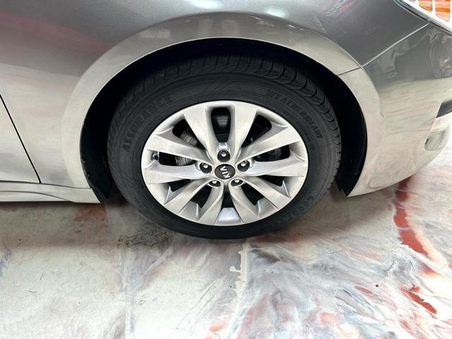 Photo of 2016 Gray Kia Optima