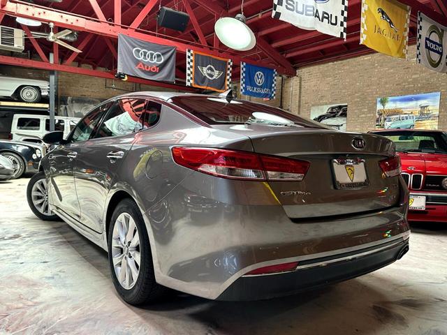 Photo of 2016 Gray Kia Optima