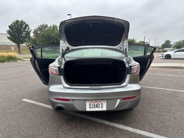 Photo of 2012 Liquid Silver Metallic Mazda Mazda3