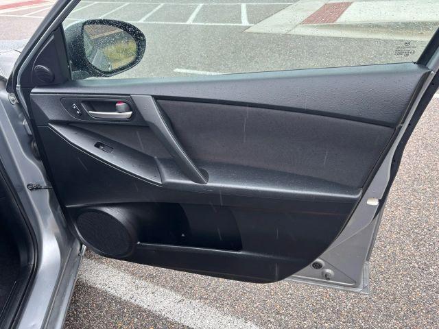 Photo of 2012 Liquid Silver Metallic Mazda Mazda3