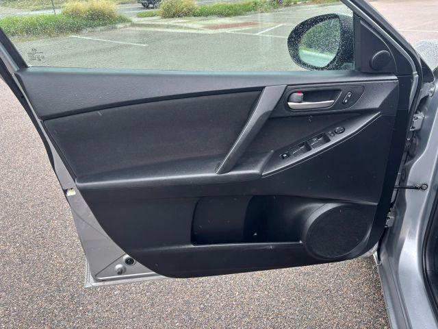Photo of 2012 Liquid Silver Metallic Mazda Mazda3