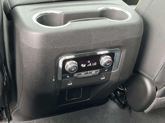 Photo of 2024 Onyx Black GMC Yukon