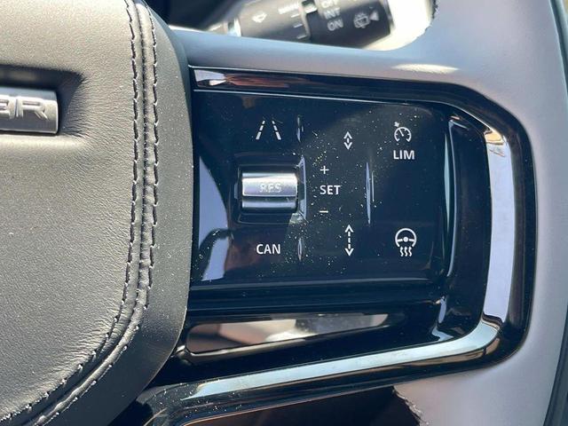Photo of 2026 Giola Green Metallic Land Rover Range Rover Velar