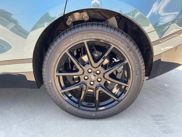 Photo of 2026 Giola Green Metallic Land Rover Range Rover Velar