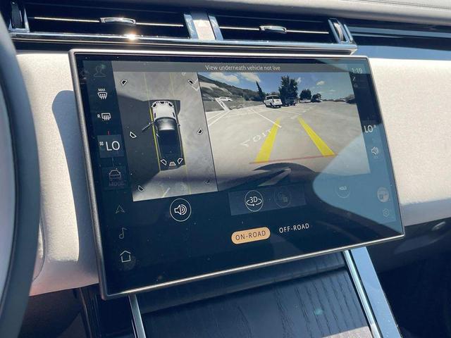 Photo of 2026 Giola Green Metallic Land Rover Range Rover Velar