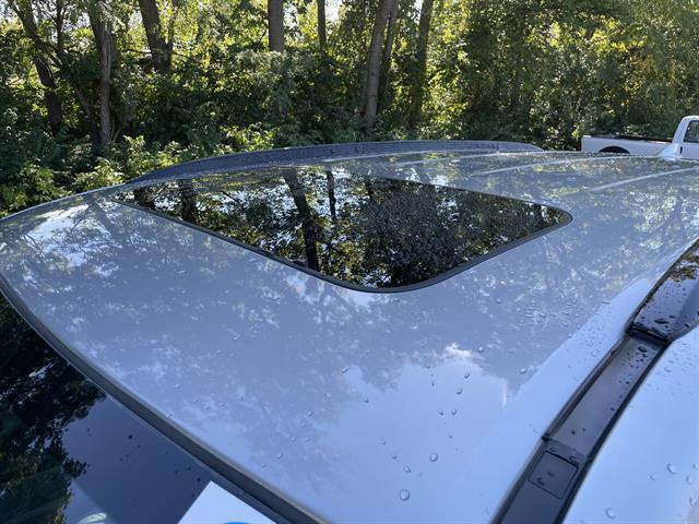 Photo of 2022 Lunar Silver Metallic Honda Pilot