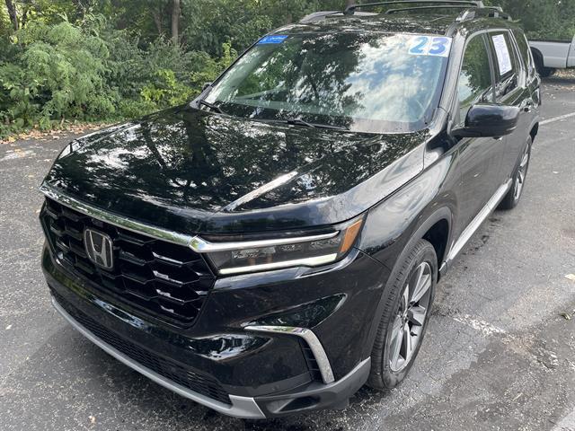 Photo of 2023 Crystal Black Pearl Honda Pilot