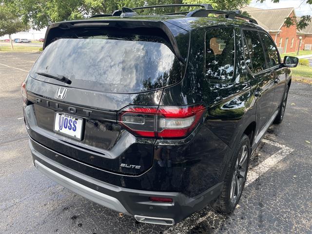 Photo of 2023 Crystal Black Pearl Honda Pilot