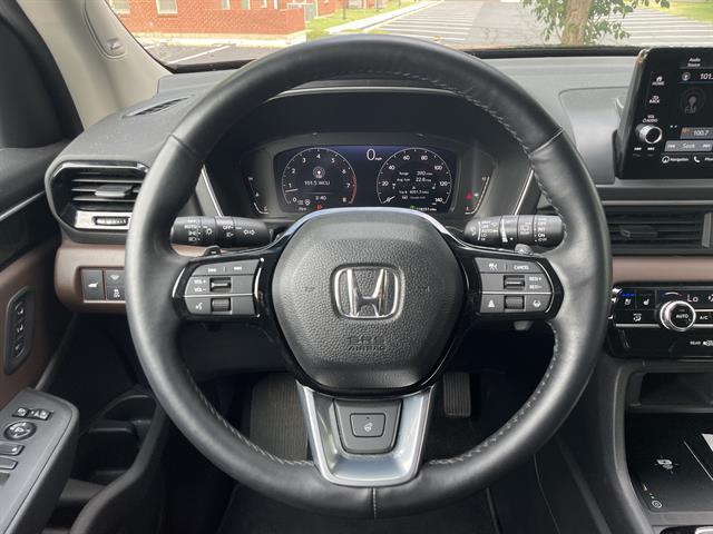 Photo of 2023 Crystal Black Pearl Honda Pilot