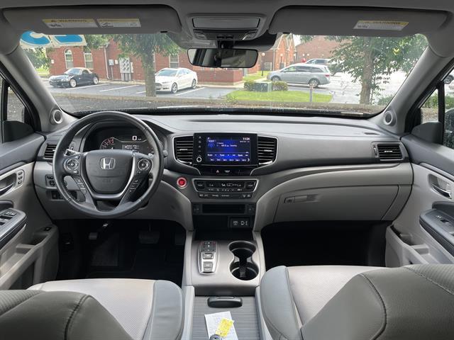 Photo of 2023 GRAY Honda Ridgeline