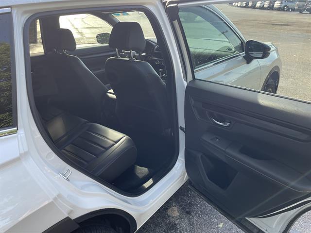 Photo of 2025 Platinum White Pearl Honda CR-V Hybrid