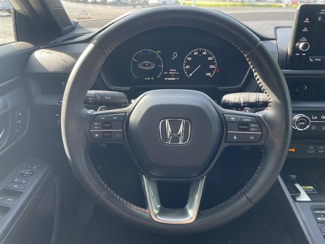 Photo of 2025 Platinum White Pearl Honda CR-V Hybrid