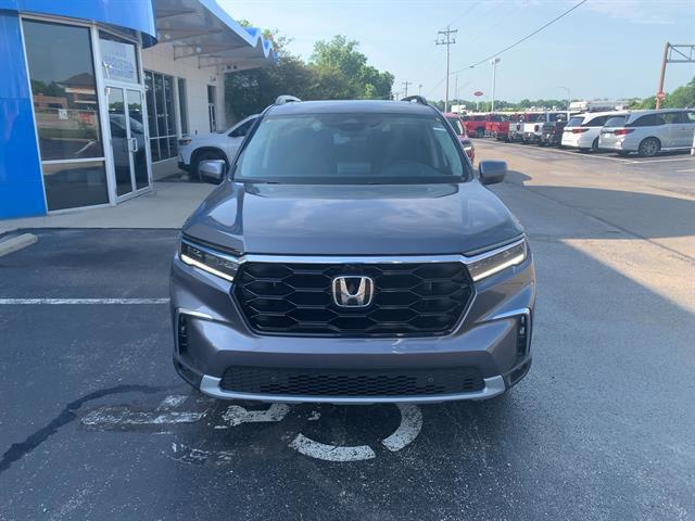 Photo of 2025 Modern Steel Metallic Honda Pilot