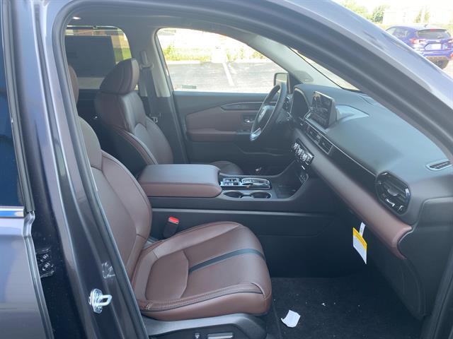 Photo of 2025 Modern Steel Metallic Honda Pilot