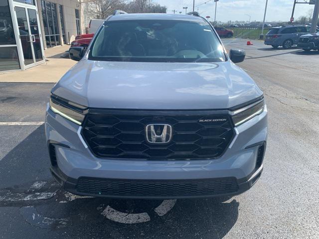Photo of 2025 Sonic Gray Pearl Honda Pilot
