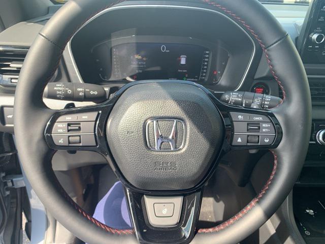 Photo of 2025 Sonic Gray Pearl Honda Pilot
