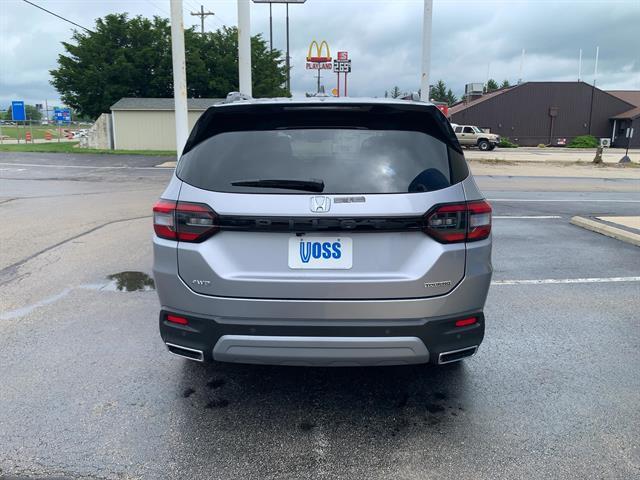 Photo of 2025 Lunar Silver Metallic Honda Pilot
