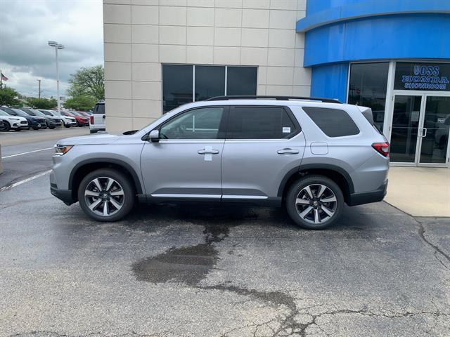 Photo of 2025 Lunar Silver Metallic Honda Pilot
